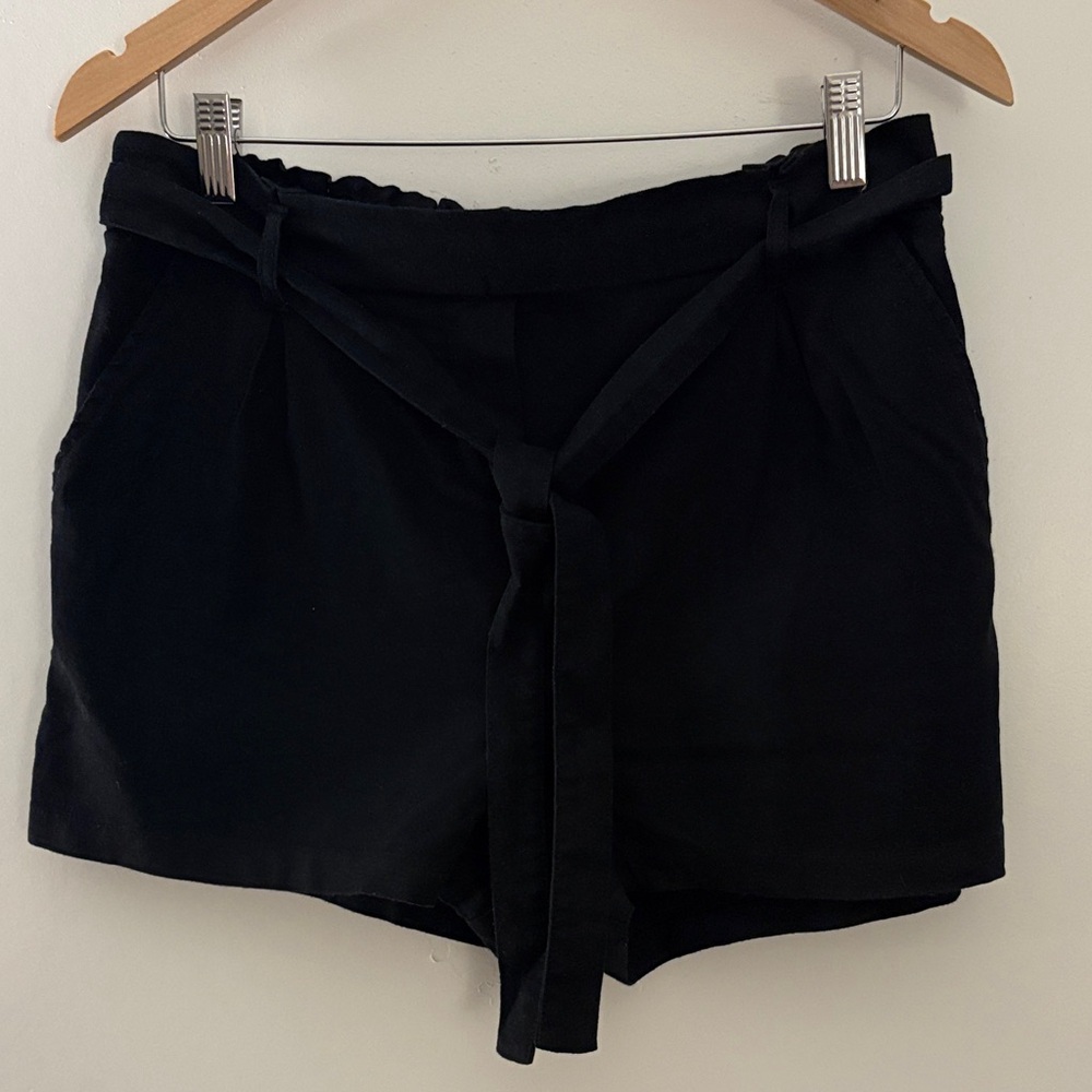 Black Women's Linen Smocked Waistband Belt Attached Belt Pull on Shorts SZ L